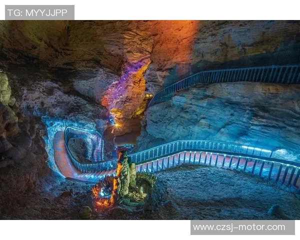 清水鼓动与鸟气砂岩的奇妙碰撞探秘自然之美与地质奇观